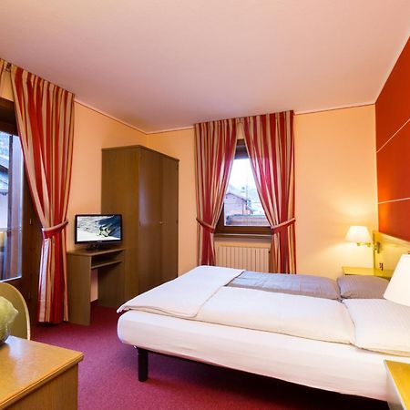 ליביניו Hotel Krone מראה חיצוני תמונה