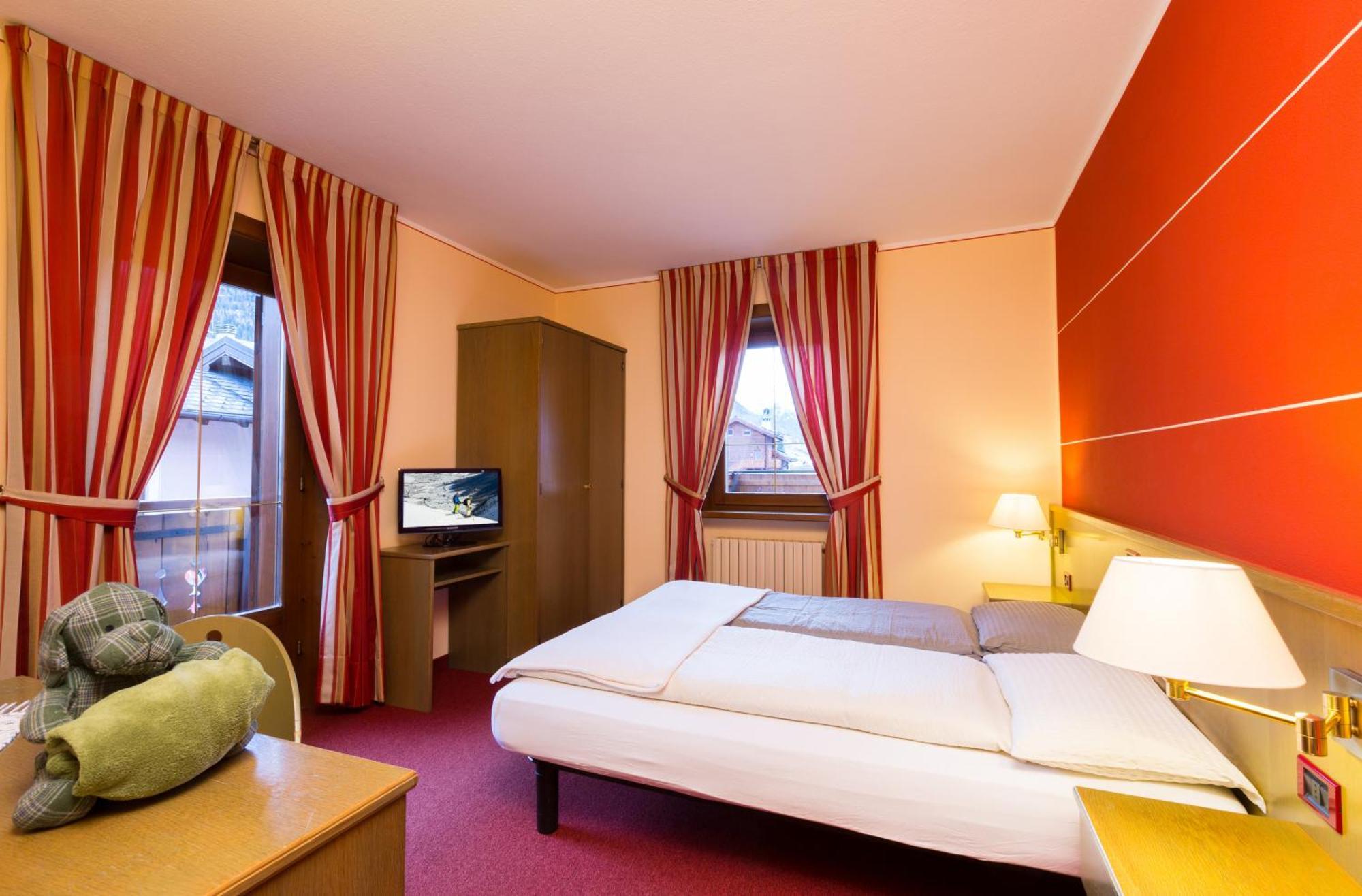 ליביניו Hotel Krone מראה חיצוני תמונה
